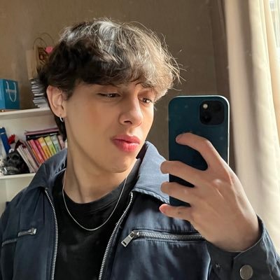 itslucasmenezes's profile picture. um mero twink e artista camponês