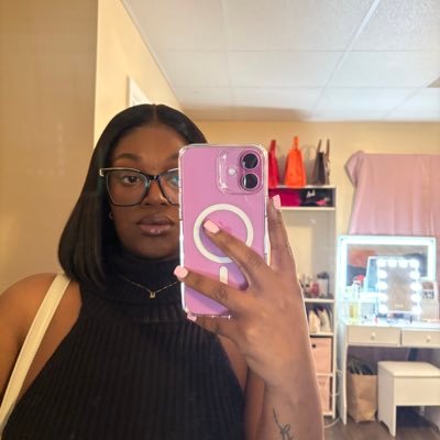Jasmin Michelle 😘 Sag 10 🥳♐️ ASU ‘24 🐝🖤 LSCC ‘22💙🐯