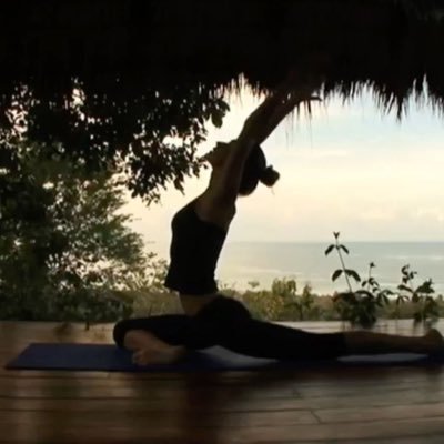 Ra8hi's profile picture. i don't chase i attract