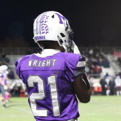Mosinee High 🏈 |5”9 165 WR/ATH| Class of 25’ |40 Yard Dash- 4.6 |standing vert -35in| broad jump: 9”1 email: wrightcorde5@gmail.com Number: 715-660-1539