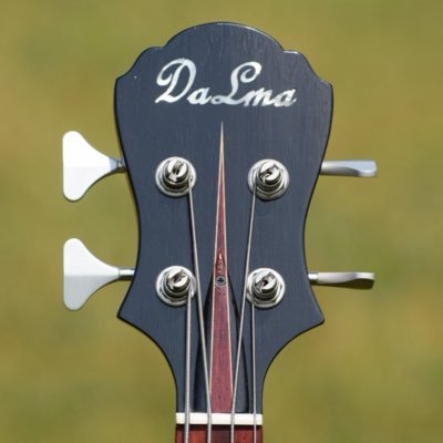 準備中ギターブランド、Dalma @Dalma_guitars バンドHUMBLE BEAT→@humble_beat 。