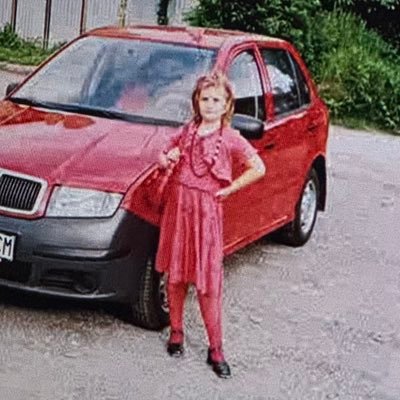kralovnaholi's profile picture. Zahojena ustecka cuza.