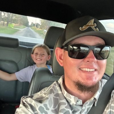 Catching green fish somewhere | Amateur conspiracy theorist | Family man | redneck | Jesus saves