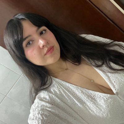 LuluGonzalez96's profile picture. Reserved and shy. Your average girl.