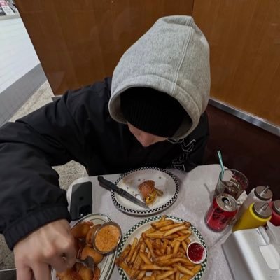 c0enffl_'s profile picture. 동그라미 앰버서더♡