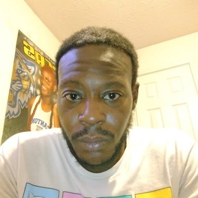 LoCoWhit00's profile picture. 