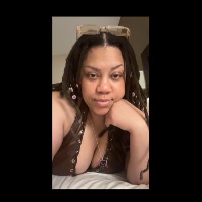NO MINORS 25+ ARk .♍ She/They/ Fae . BLACK LIVES MATTER . pansexual .🔮 sweet like honey . $lavndrhny ask for NSFW.