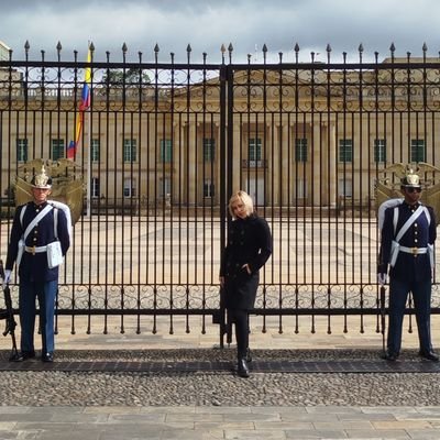Abogada, especialista en seguridad social de la Universidad Nacional de Colombia.