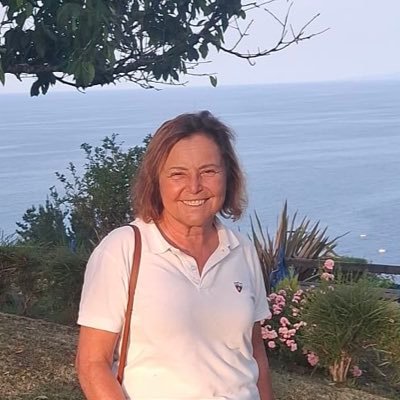Periodista y comunicadora. Cuenta personal. Rompiendo la barrera de lo imposible. De Bilbao-Bilbao, Mensa… y getxotarra.