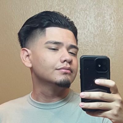 l 22 l ♊️ Apparently being a 6’1 Mexican isn’t rare anymore luckily I’m 6’2