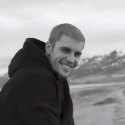 poc | justin bieber stan | biebs liked x7 & posted as a fleet.
@secutebeliebs suspended at 123K.