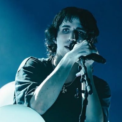 i once met porter robinson and it’s now all i talk about || 23 81 44