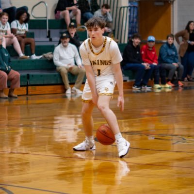 Aidan Antonetti 5,9 Point Guard | Class of 2026 South Shore Tech | Hanover, MA (781) 733-2975 | aidanantonetti@gmail.com