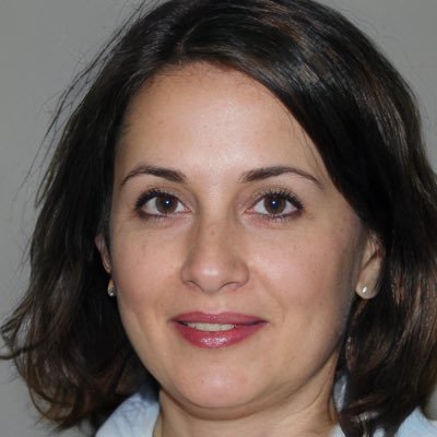 ✍🏻👩🏻💻مدوِّنة مستقلة وصانعة رسوم معلوماتية Chroniqueuse indépendante et infographiste