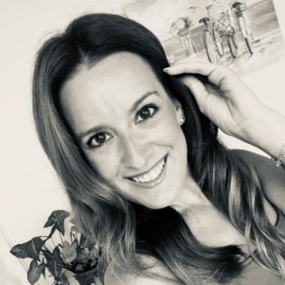 Técnico Ortoprotésico👣 19 años ejerciendo. Bética💚Actriz de teatro. Carnavalera 🎭 Sevillana enamorada de Cádiz