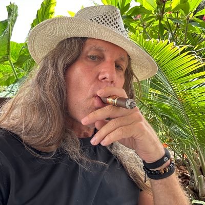 Never look back- 🇺🇸 🇮🇱 Freedom, and the right to Life, Liberty, and the POH - STL Cardinals, Blues hockey, cigars and a good single malt doesn’t hurt either