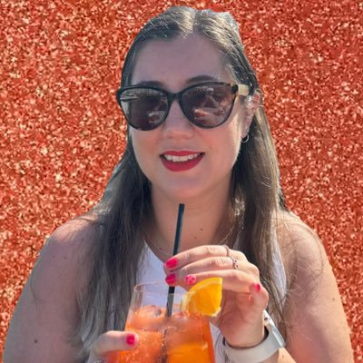 Lights, Camera, Bitch, Smile 💚💛💜❤️🩵🖤🩷🩶🤎💙 🤍 🧡 - 33 - Manchester, UK 🐝 #seniorswiftie 🫶🏻
