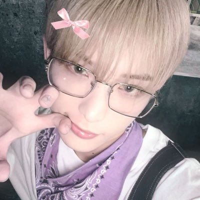 syuxzzii's profile picture. infj !! ✩ 6teen !! ｡° ✩🌷🎧🍧⭐️°｡ #andTEAM ♡