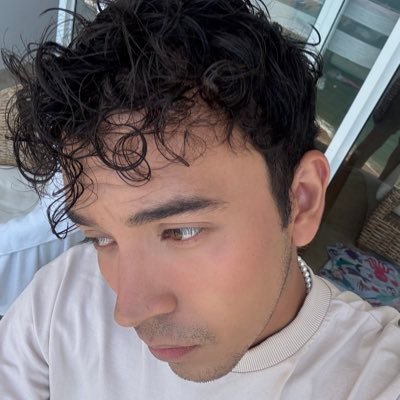 emmarreyes_'s profile picture. mala fama buena vida