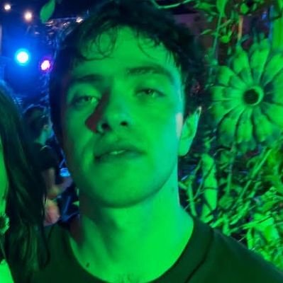 eillion8's profile picture. 💛🖤🤎💙