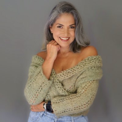 Cantante, Animadora, Locutora.