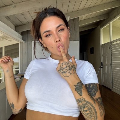 Just a girl who likes gaming (backup) & more of me below