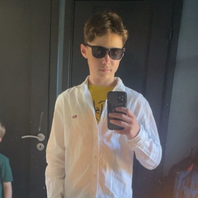 Very big Elfsborg supporter💛🖤💛 Självklart Ståplats Milianpetrelius@gmail.com