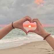 poryousf_z's profile picture. 