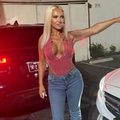 1aneliii's profile picture. 