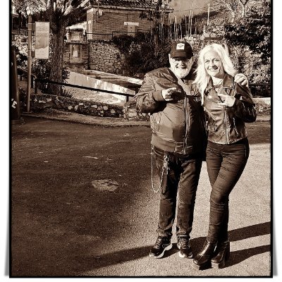 Soy RockMetalero.
Feminista y Antifascista.
Militante del PSOE.