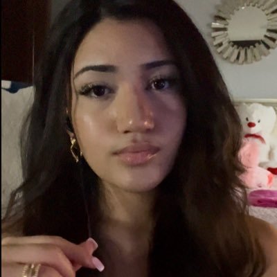 inthebackr0oms's profile picture. shiny pokémon and marvel rivals enjoyer
