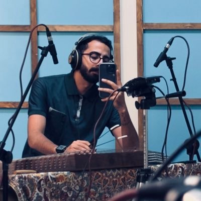 یک عدد موزیسین و نوازندهی سنتورِ غرق شده در دنیای گیمینگ و موتور!!!!instagram/soundcloud: soheil_mollahoseini