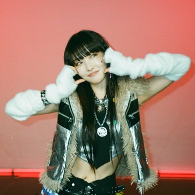 chunghasbff's profile picture. 💘