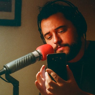 Radialista | Locutor | Editor | Sonoplasta | Apresentador do @TheCrepitos | Editor do Bocadinhas | 📧 daniel@decrepitos.com