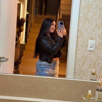 julianicorrea99's profile picture. •lutadora• •dançarina• @flamengo