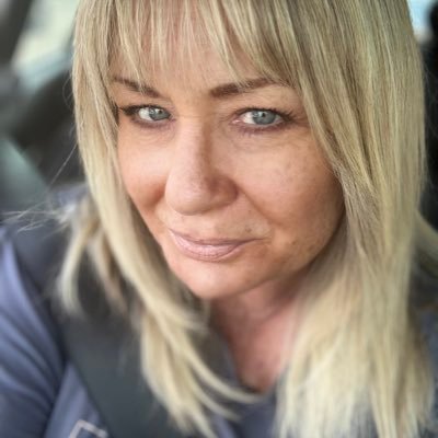 trying my best for the people I love and smiling as much as possible... as u do 🙃 love my kids my granddaughter, my dog the NE and #safc 🙄 🇬🇧
