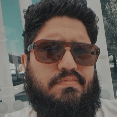 Un gran ciudadano de un lugar llamado mundo que le chiflan los videojuegos. También ve cosas, como pelis y series.