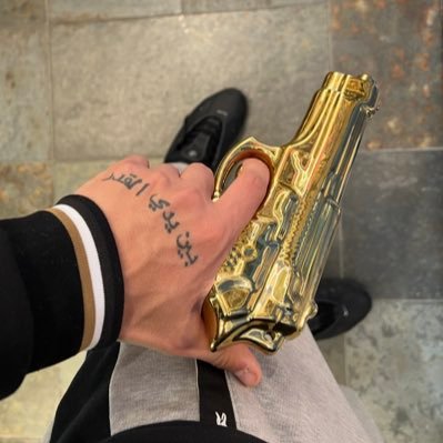 FatBaggss's profile picture. orbis non sufficit