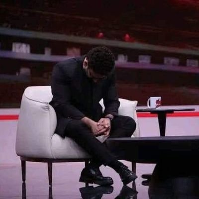 لا يغرك الصلابة التي أبدو عليها من الخارج ياصديقي..