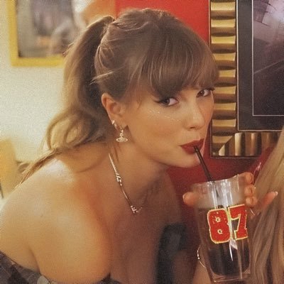 Pedagogia, Corinthians, Taylor Swift, 1D, McLaren e livros.