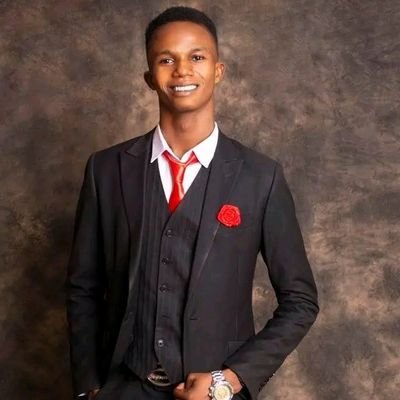 OutsidersODG's profile picture. I'm a frontend developer 💻 || music lover 🎶 || the biggest outsider in town || SHOW NOSIGNOFWEEKNESS