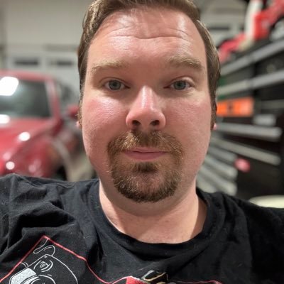 Hug235191398's profile picture. 