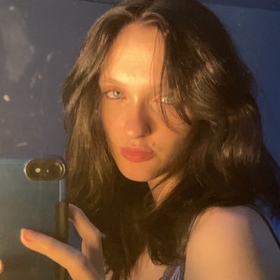 thestonerbrat's profile picture. 🍃💰💨 Wallets Open Before Mouths 💨💰🍃