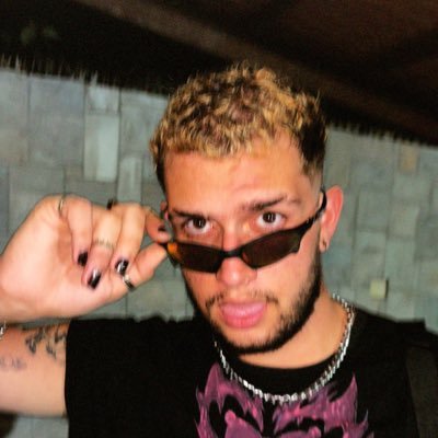 BO! did i scare ya? 23y of pure hatred Pronomes: Moto/Mami ela/ele todos os muitos erros de digitação são irônicos