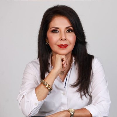 Mamá de Andy, Valery y Ely 🥰 Con Elias formamos una familia. Toda una vida de trayectoria docente y de militancia partidista. Presidenta del PRI ZAPOPAN