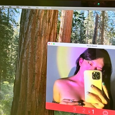 magy_darcy's profile picture. persona que se columpia 🍍