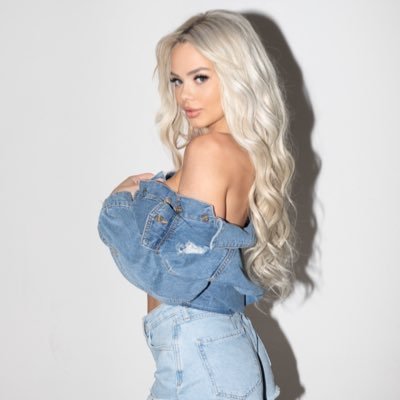 ElsaJean1091237's profile picture. Elsa Jean backup account
DM let's have fun