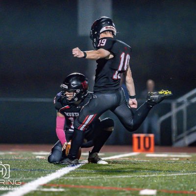 4.5 ⭐️South Western High School ‘26 |🏈 | K/P | 5’10 170 | 3.6 Gpa | Contacts: gavinfrm@gmail.com 717-880-9323 | NCAA ID: 2509712593