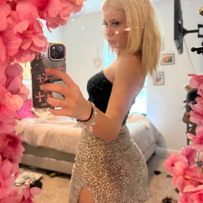 18 satx 💋dm me for pics subscribe to my OF. https://t.co/4yejyYG8wR