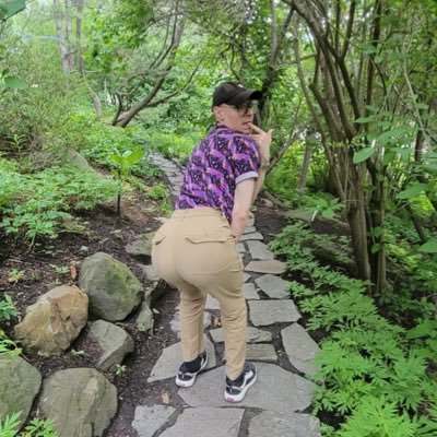 he/they, hung, stoner, a little witchy, 18+, BLM, Free Palestine, Fuck Israel